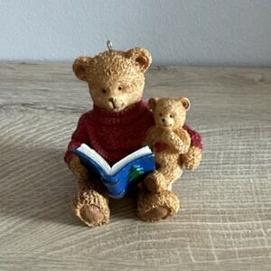 Kohls Cares For Kids Bear Ornament 2001 Reading a Book‎ Christmas Holiday Resin